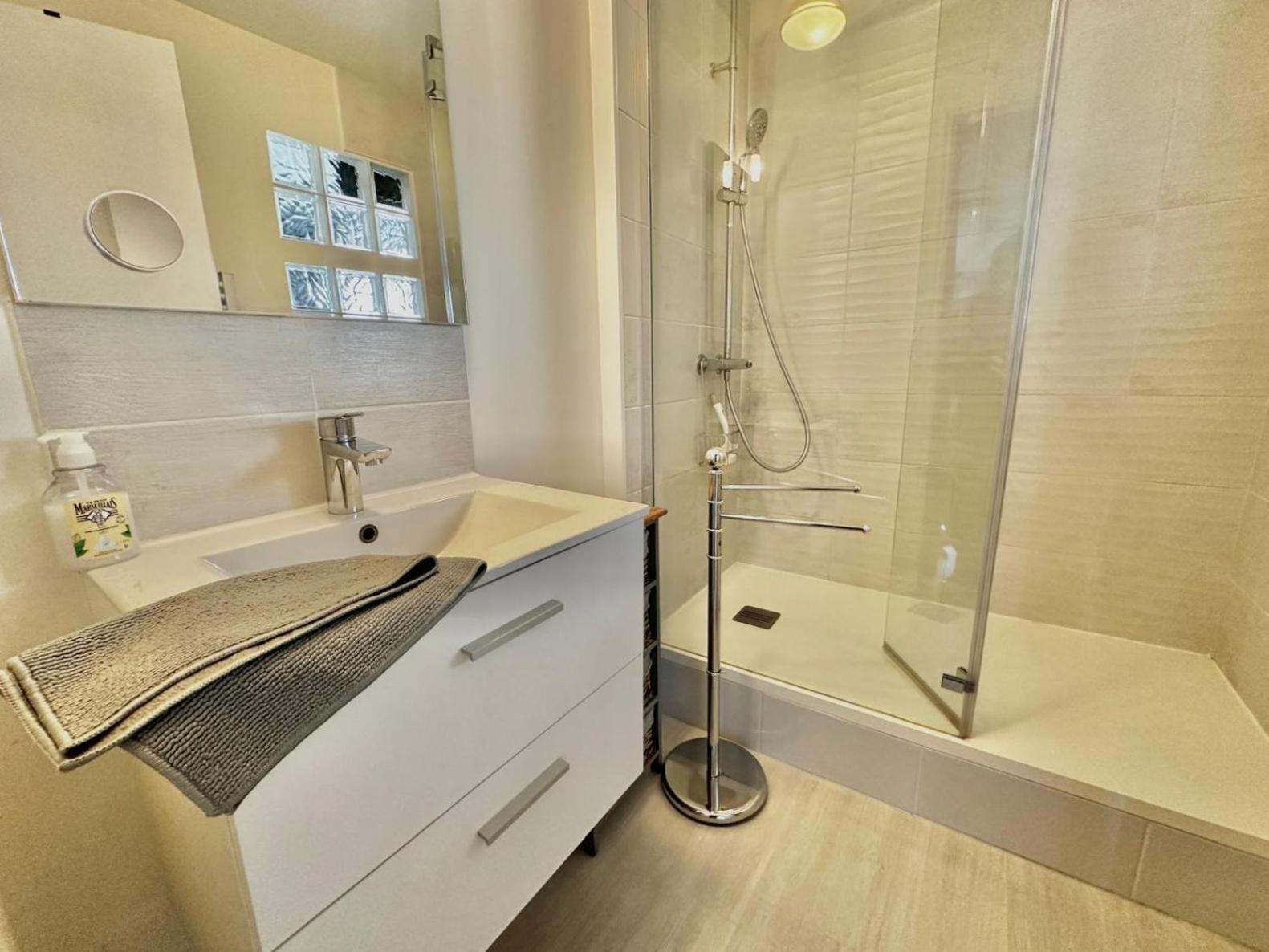 Appartement Pres Du Port Centre Et Plage - Vue Mer 库尔瑟勒·苏尔·梅尔 外观 照片